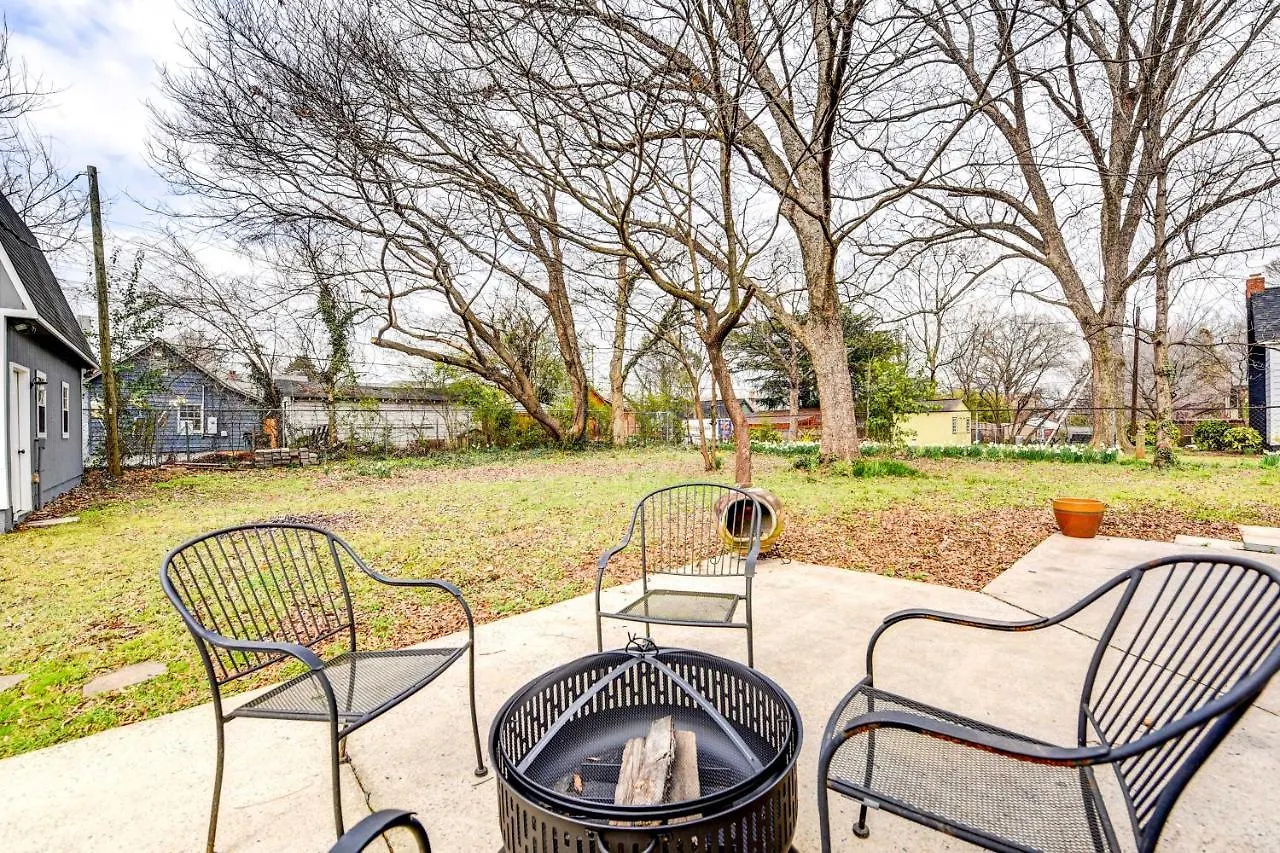 Adorable Charlotte Vacation Rental In Noda!