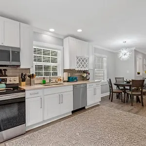 Cheerful 3 Bedroom-long Term Close To Uptown Charlotte